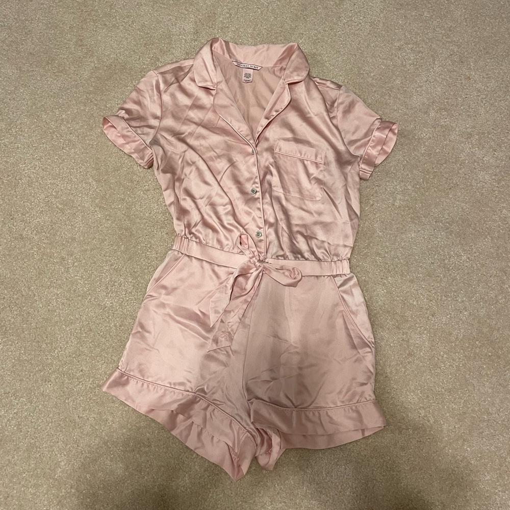NWOT Pink Victoria’s Secret Sleep Romper Size XS